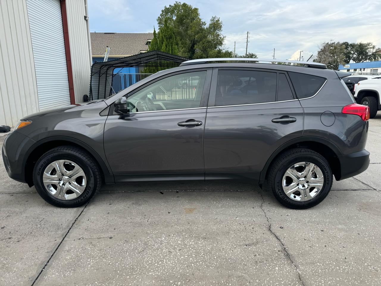 Toyota RAV4 LE FWD 2014