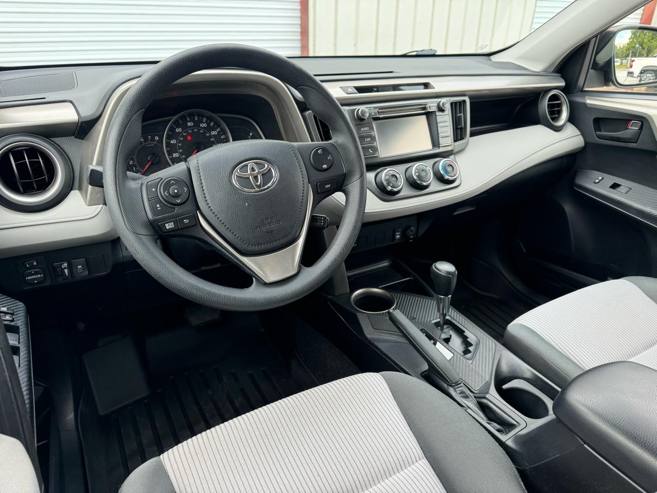 Toyota RAV4 LE FWD 2014