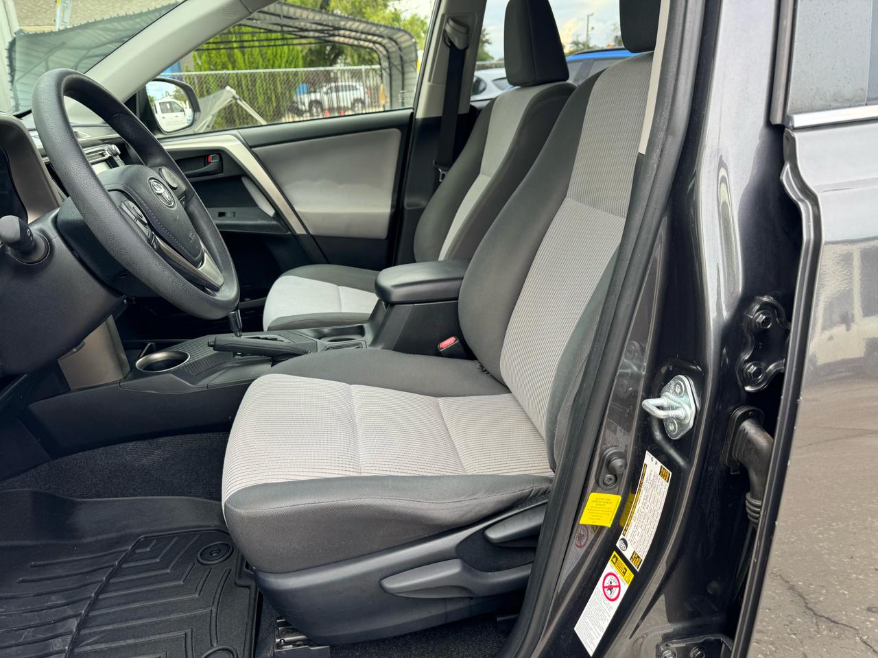 Toyota RAV4 LE FWD 2014