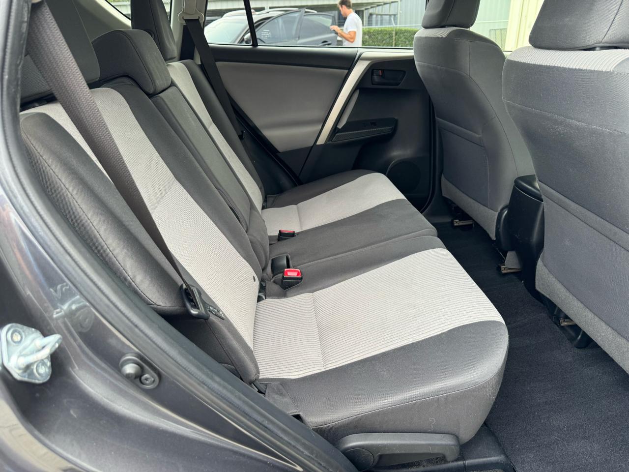 Toyota RAV4 LE FWD 2014