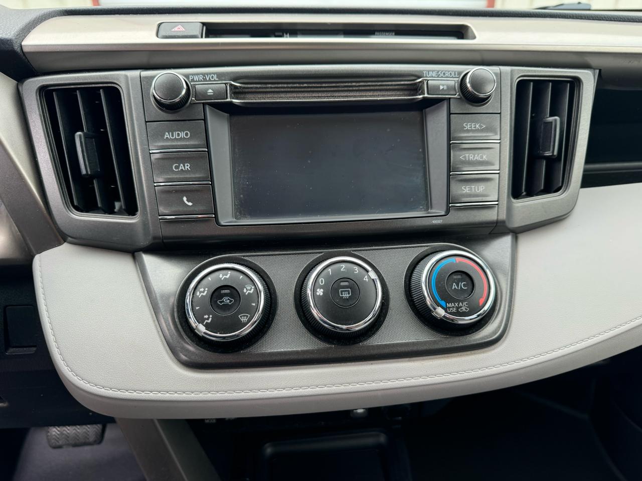 Toyota RAV4 LE FWD 2014