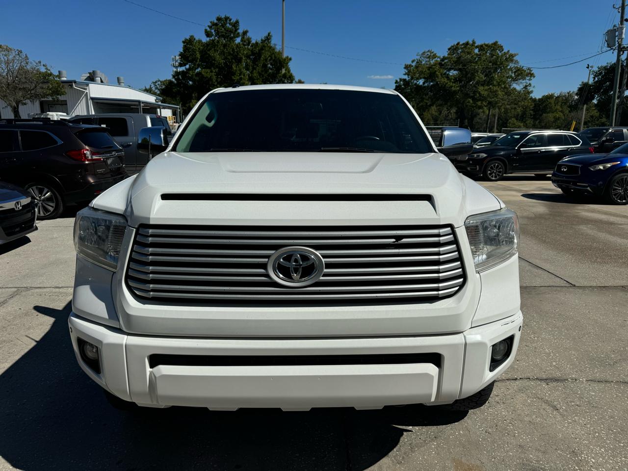 Toyota Tundra Platinum CrewMax 5.7L FFV 4WD 2017