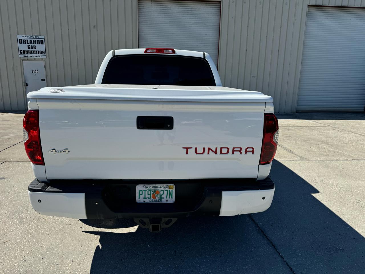 Toyota Tundra Platinum CrewMax 5.7L FFV 4WD 2017