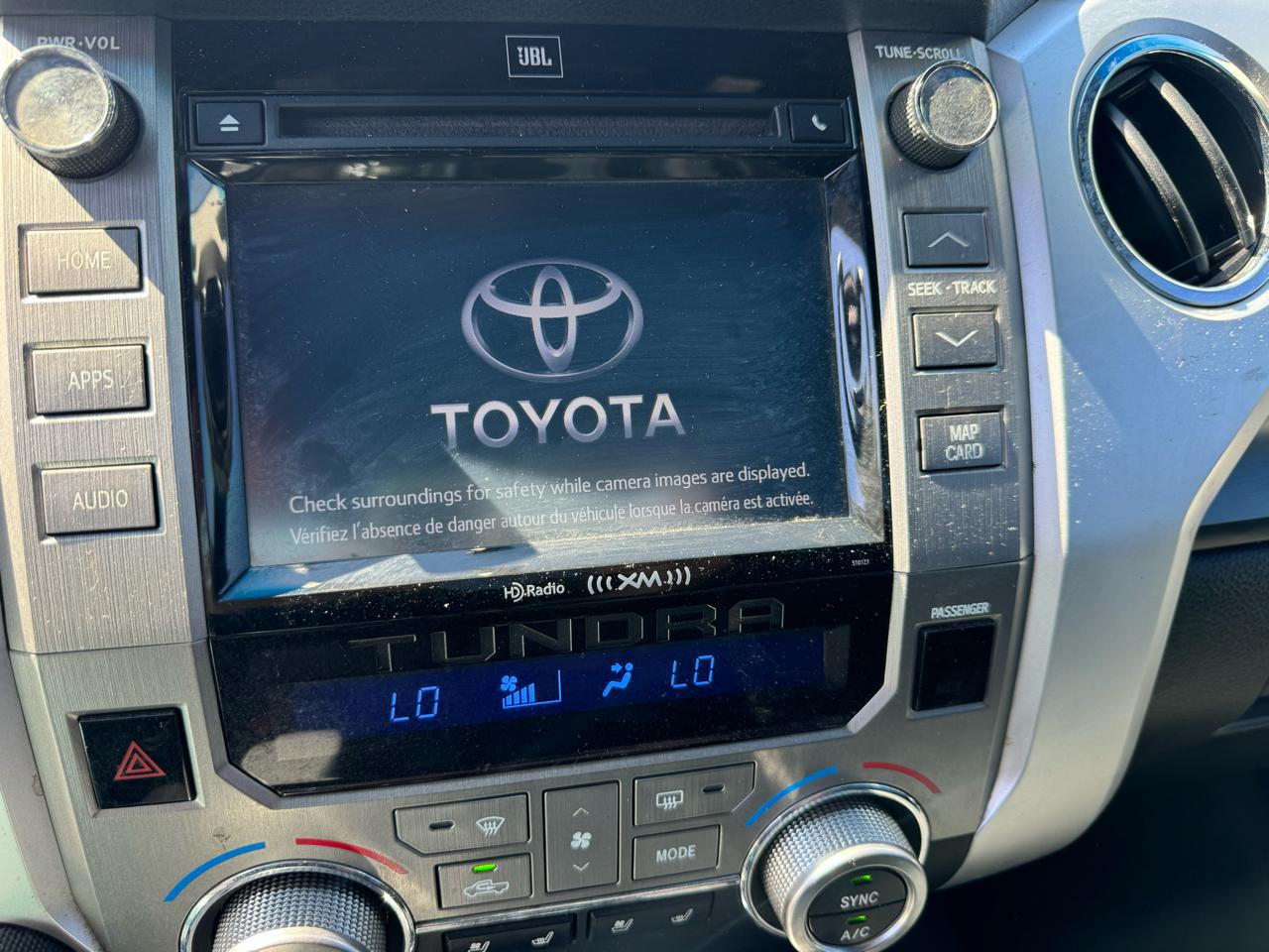Toyota Tundra Platinum CrewMax 5.7L FFV 4WD 2017