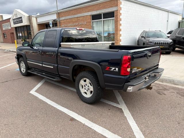 Chevrolet Silverado 1500 Work Truck Ext. Cab Short Bed 4WD 2005