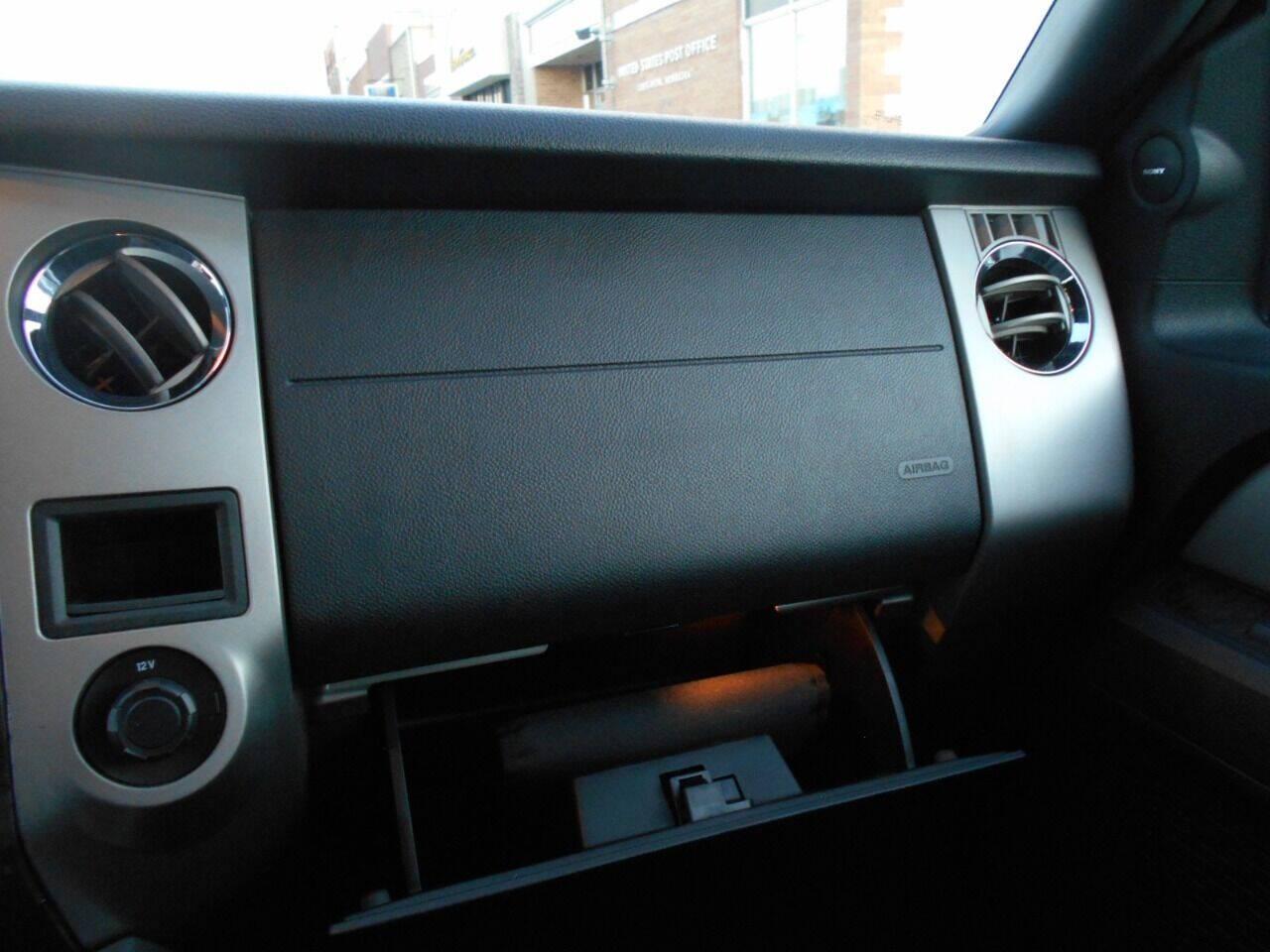 Ford Expedition EL Limited 4WD 2016