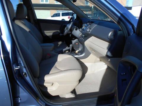 Toyota RAV4 Limited I4 2WD 2011