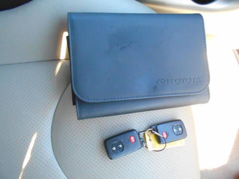 Toyota RAV4 Limited I4 2WD 2011