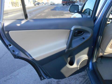 Toyota RAV4 Limited I4 2WD 2011