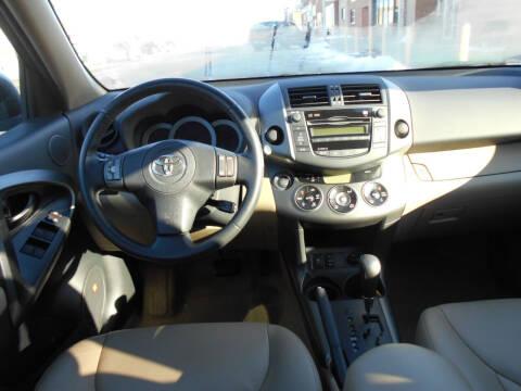 Toyota RAV4 Limited I4 2WD 2011