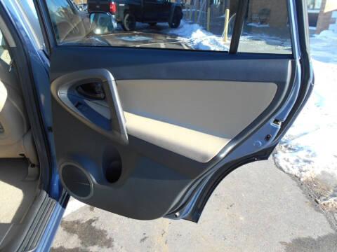 Toyota RAV4 Limited I4 2WD 2011