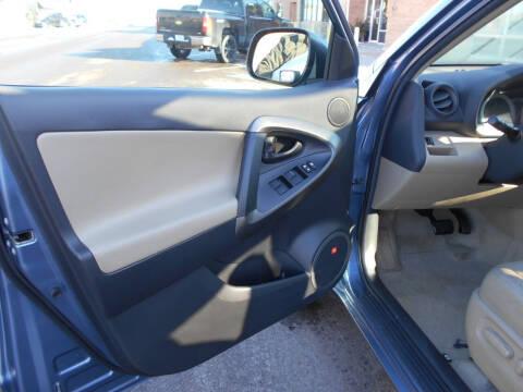 Toyota RAV4 Limited I4 2WD 2011