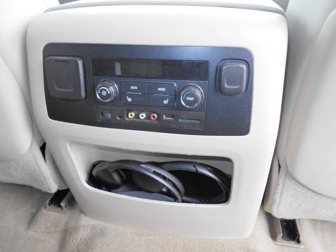 GMC Yukon Denali XL 4WD 2015