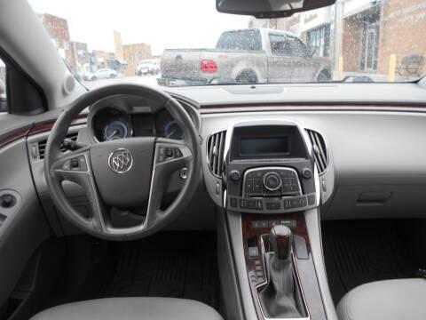 Buick LaCrosse CX 2010