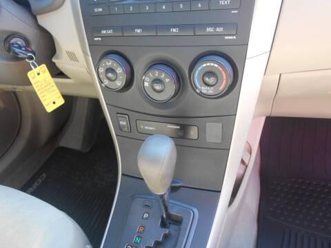 Toyota Corolla LE 4D Sedan at 2009