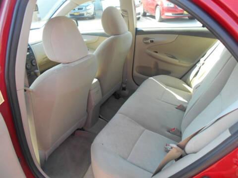 Toyota Corolla LE 4D Sedan at 2009