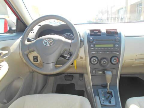Toyota Corolla LE 4D Sedan at 2009