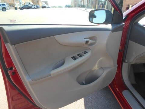 Toyota Corolla LE 4D Sedan at 2009
