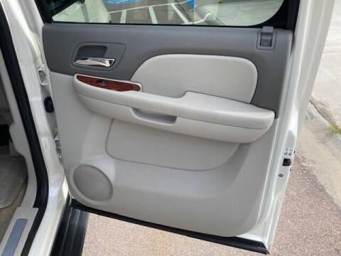 Chevrolet Suburban LTZ 1500 4WD 2014