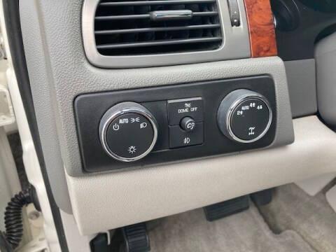 Chevrolet Suburban LTZ 1500 4WD 2014