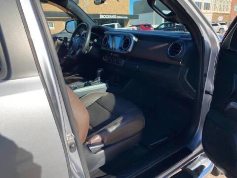Toyota Tacoma Limited Double Cab V6 6AT 4WD 2016