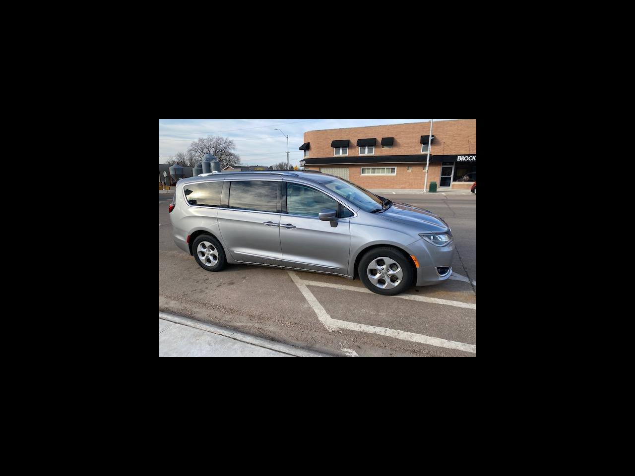 Chrysler Pacifica Touring-L Plus 2017