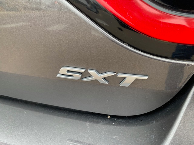 2016 Dodge Charger SXT photo 4