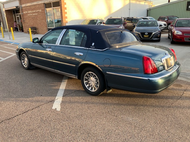 Lincoln Town Car Signature 2002