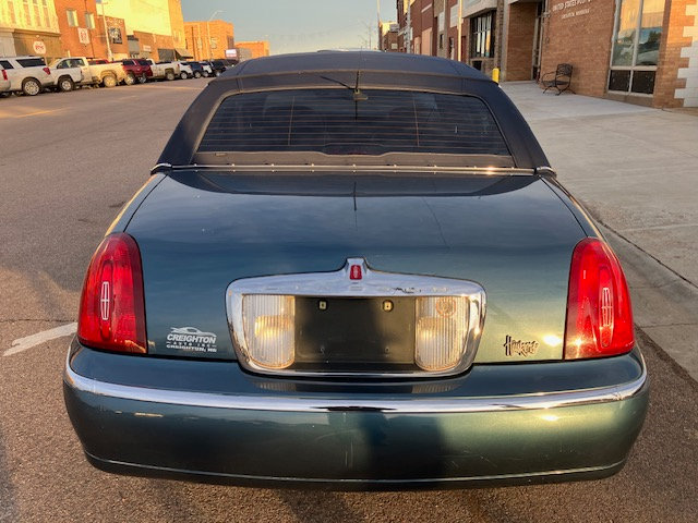 Lincoln Town Car Signature 2002