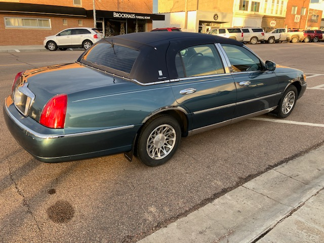 Lincoln Town Car Signature 2002