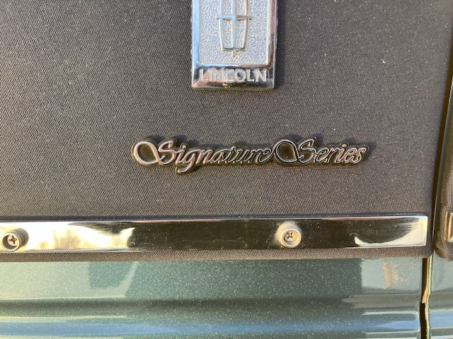 Lincoln Town Car Signature 2002