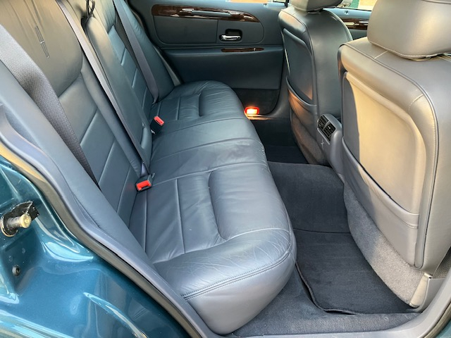 Lincoln Town Car Signature 2002