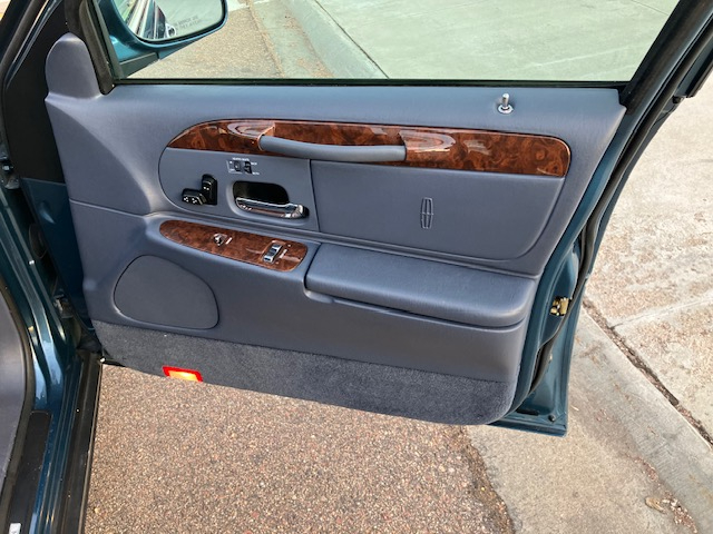 Lincoln Town Car Signature 2002