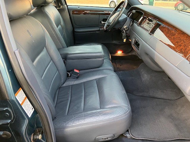 Lincoln Town Car Signature 2002