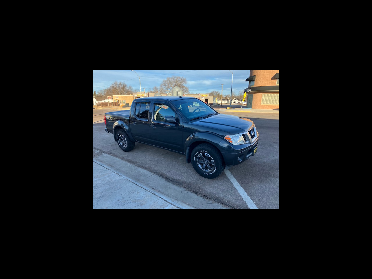 Nissan Frontier SL Crew Cab 5AT 4WD 2015