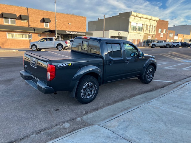 Nissan Frontier SL Crew Cab 5AT 4WD 2015