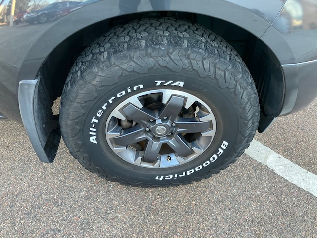 Nissan Frontier SL Crew Cab 5AT 4WD 2015