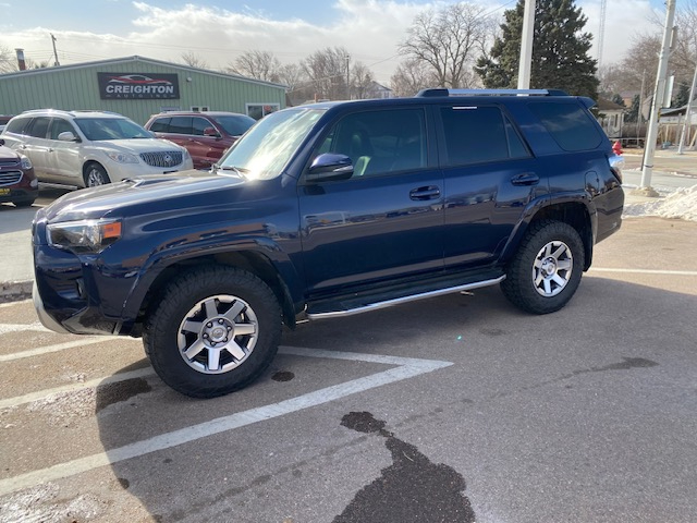 Toyota 4Runner SR5 4WD 2015