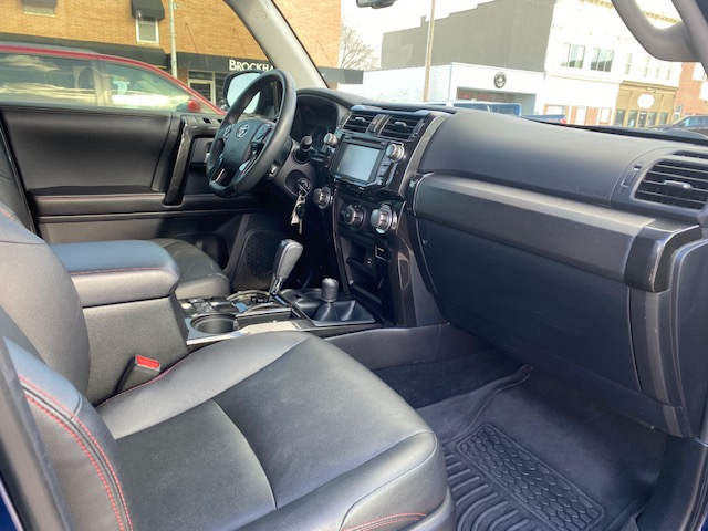 Toyota 4Runner SR5 4WD 2015