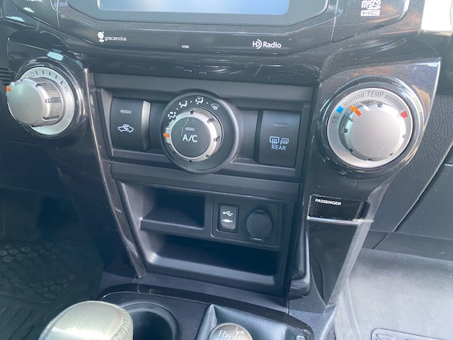 Toyota 4Runner SR5 4WD 2015