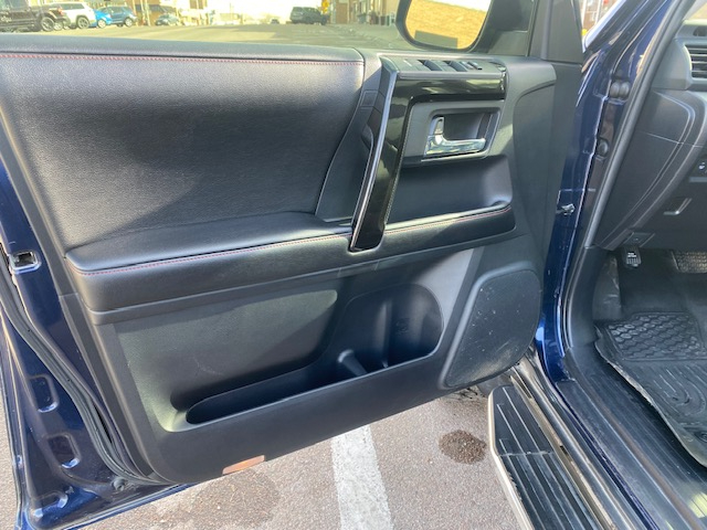 Toyota 4Runner SR5 4WD 2015