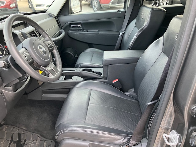 Jeep Liberty Sport 4WD 2012