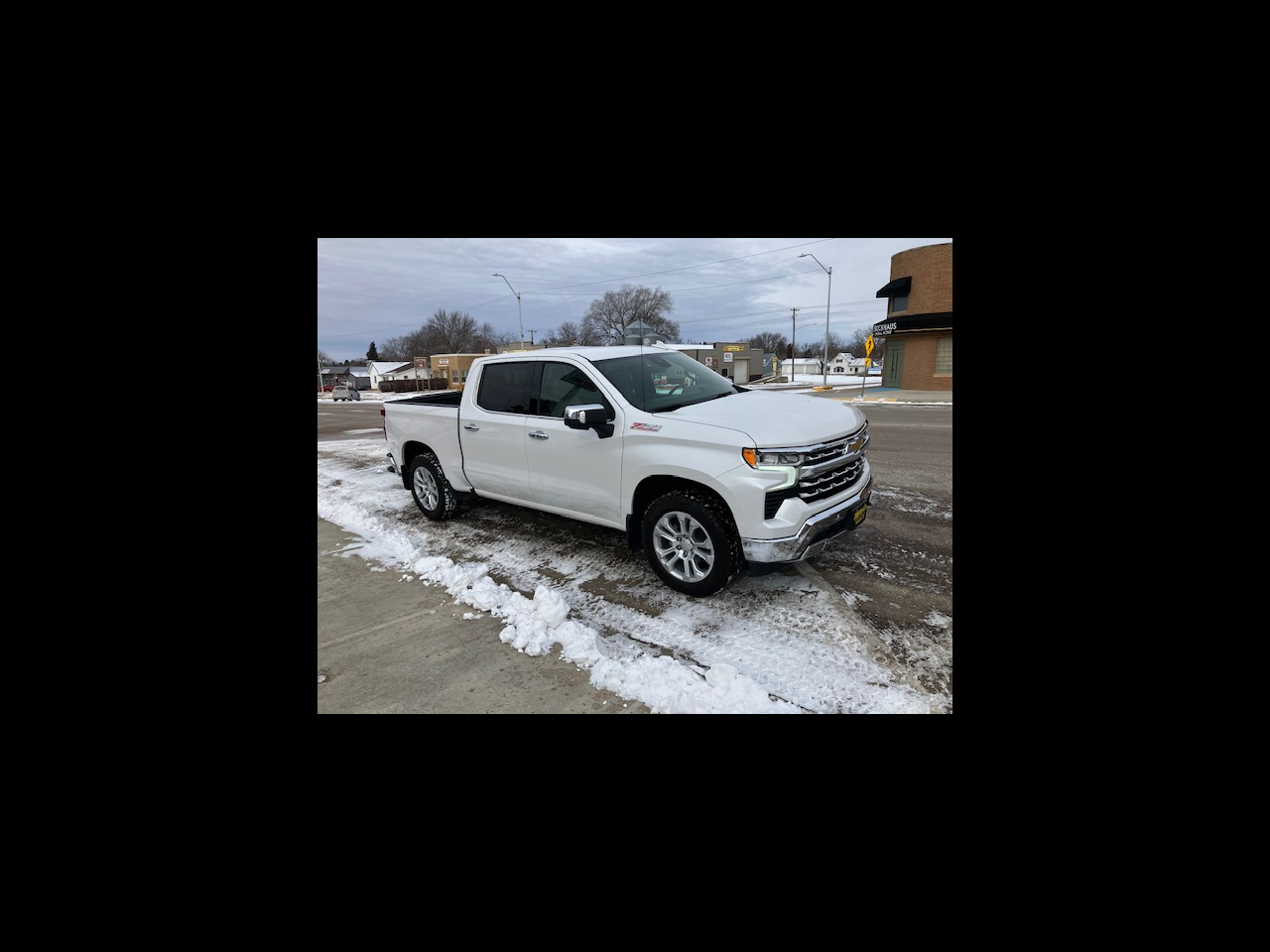 2022 Chevrolet Silverado 1500 LTZ Crew Cab 4WD