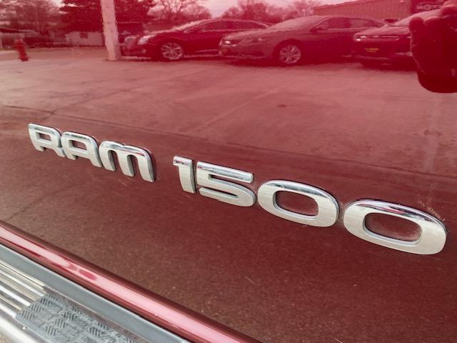 Dodge Ram 1500 2dr Reg Cab 120.5 4WD SLT 2002