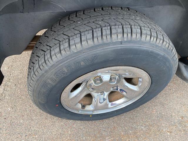 Dodge Ram 1500 2dr Reg Cab 120.5 4WD SLT 2002