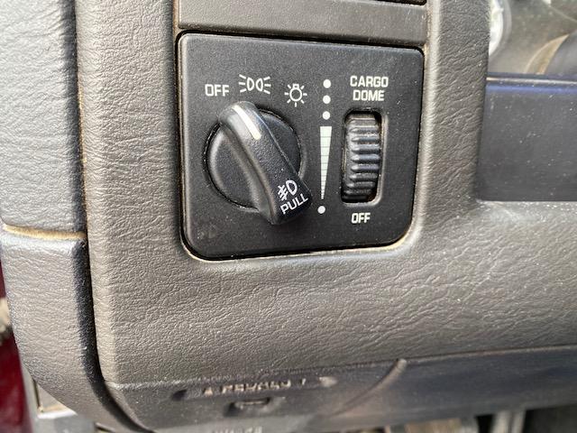 Dodge Ram 1500 2dr Reg Cab 120.5 4WD SLT 2002