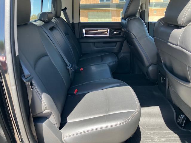 RAM 1500 Laramie Crew Cab 4WD 2012