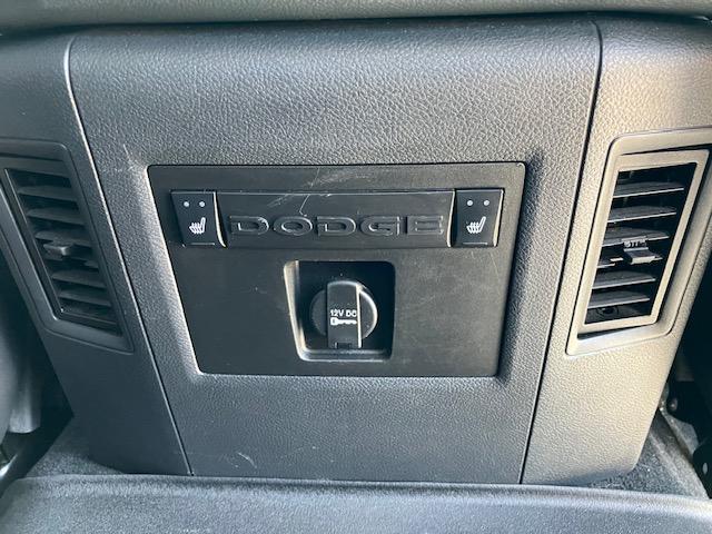 RAM 1500 Laramie Crew Cab 4WD 2012