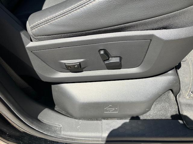 RAM 1500 Laramie Crew Cab 4WD 2012