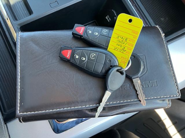 RAM 1500 Laramie Crew Cab 4WD 2012